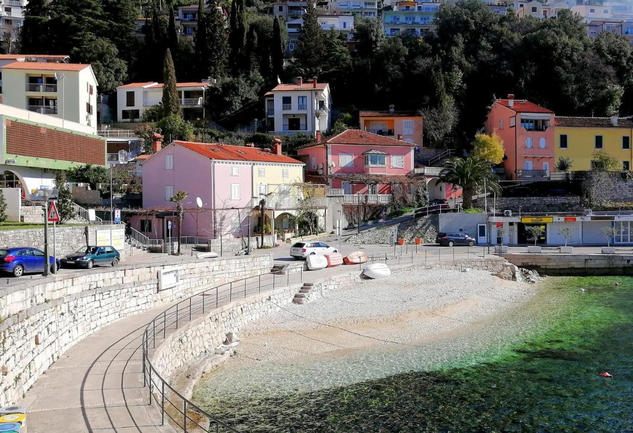 Apartment Suzie Q - Intermezzo With Sea View Rabac Eksteriør bilde