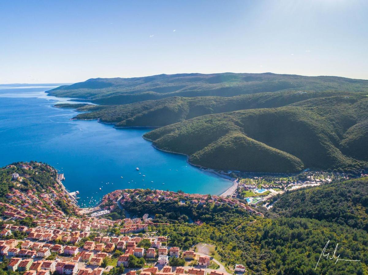 Apartment Suzie Q - Intermezzo With Sea View Rabac Eksteriør bilde